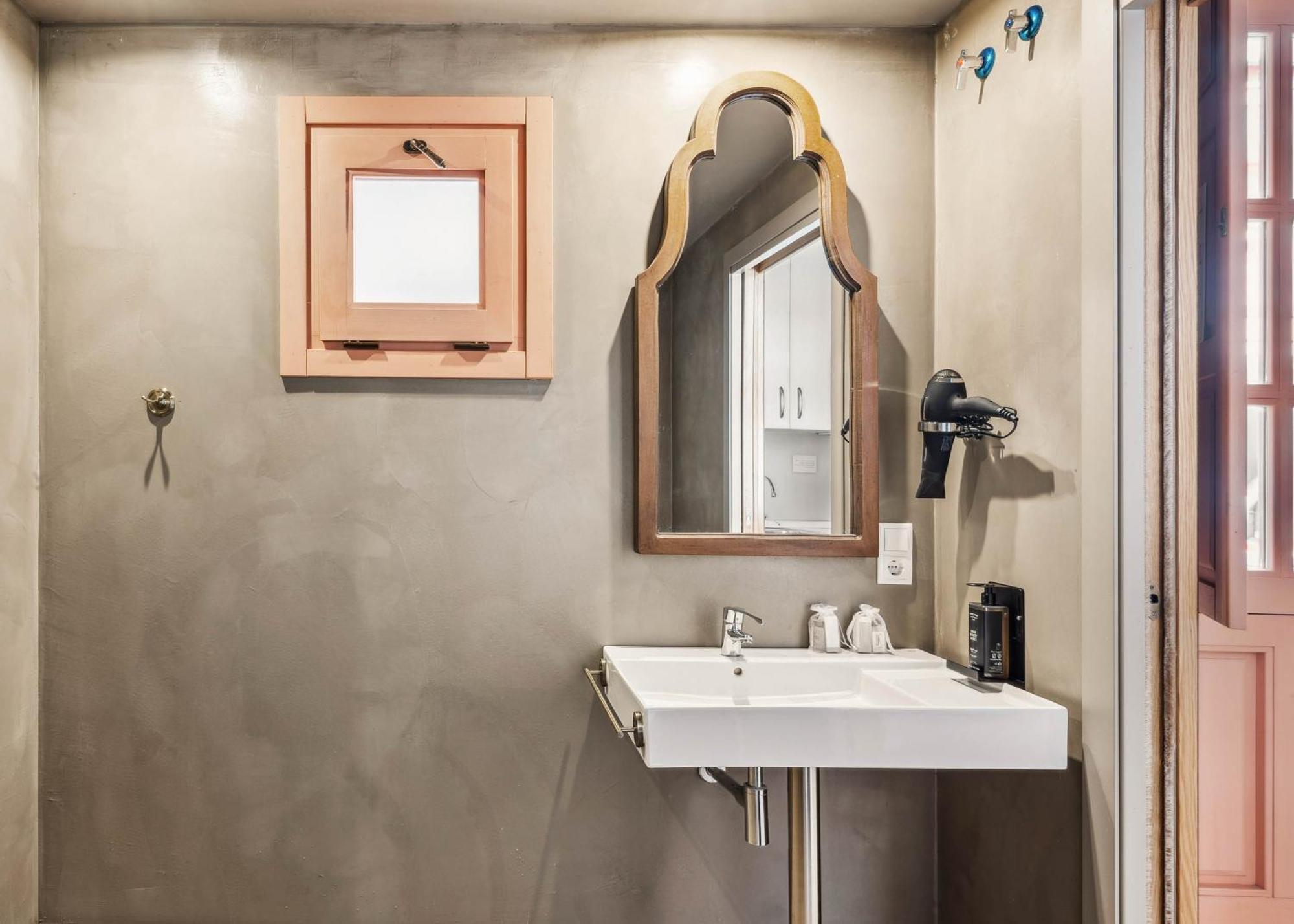 Limehome Cordoba Calle Pozanco Exteriör bild
